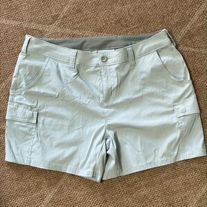 Bass Pro World Wide Sportsman silver gray grey women’s outdoor fishing shorts